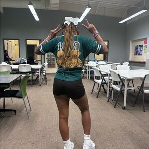 Meet your Posher, Alyssa